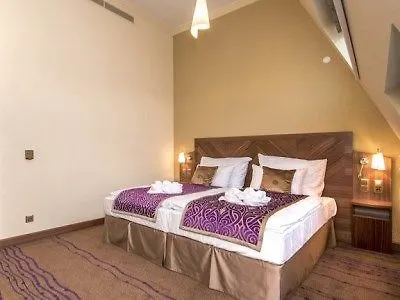 Merchant's Crown מלון 4*