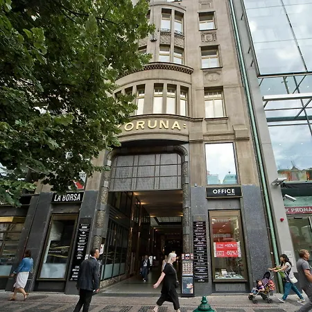 Merchant's Crown Hotel 4*