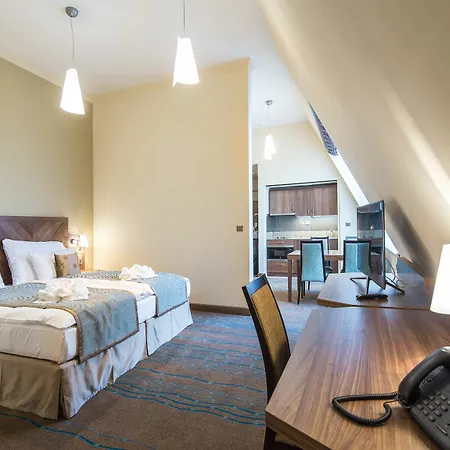 Merchant's Crown 4* Praga