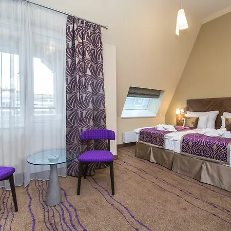 Merchant's Crown 4* Praga
